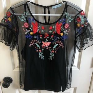 Women’s Forever Lovely Top Size Medium